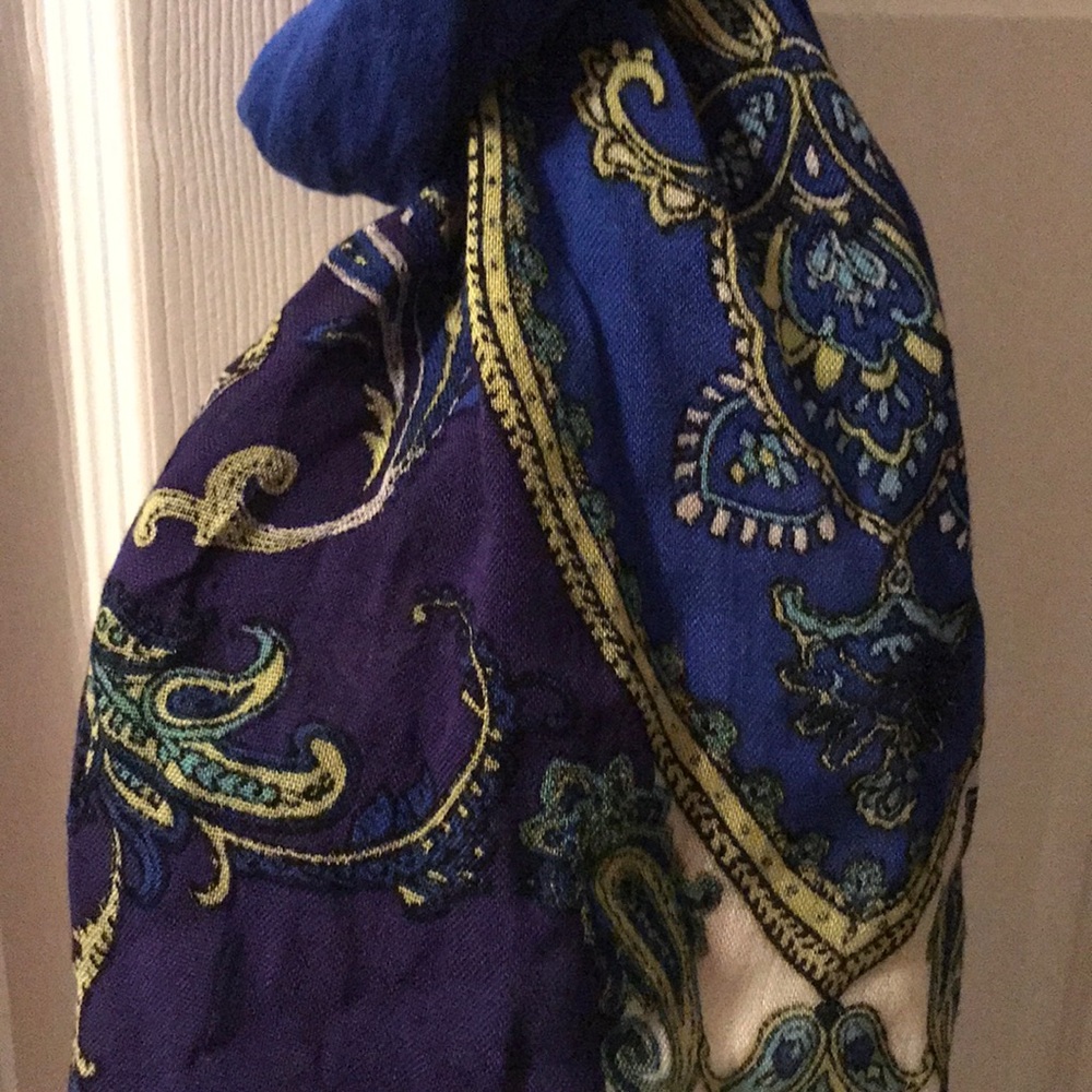 Scarf - Picture 3 of 3